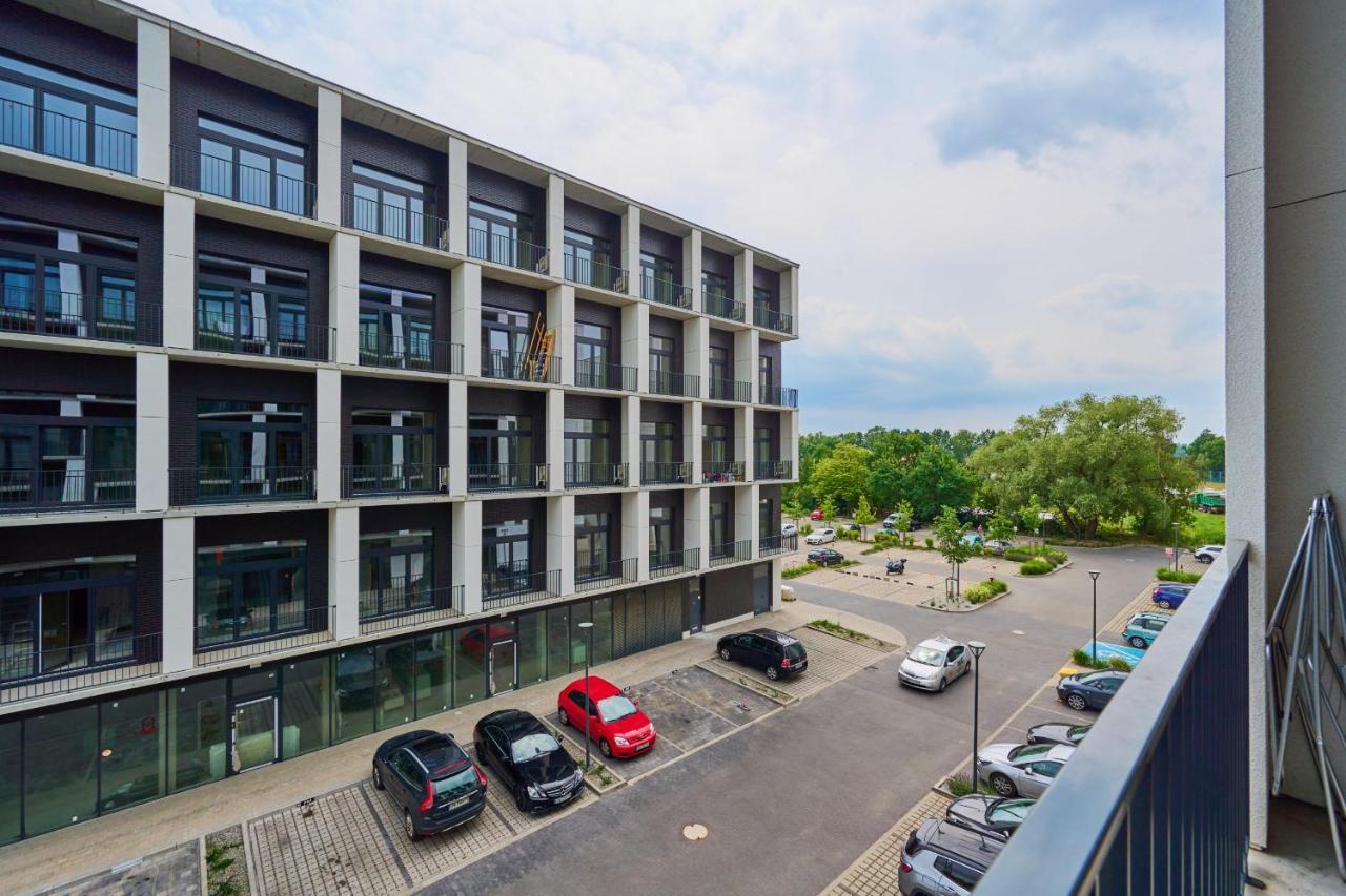Mezzanine Studio Apartments Zarembowicza Wroclaw Airport By Renters Exteriér fotografie