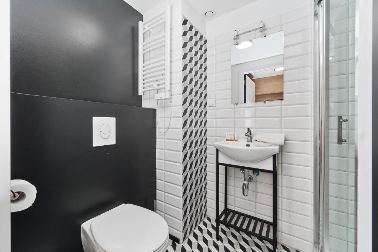 Mezzanine Studio Apartments Zarembowicza Wroclaw Airport By Renters Exteriér fotografie