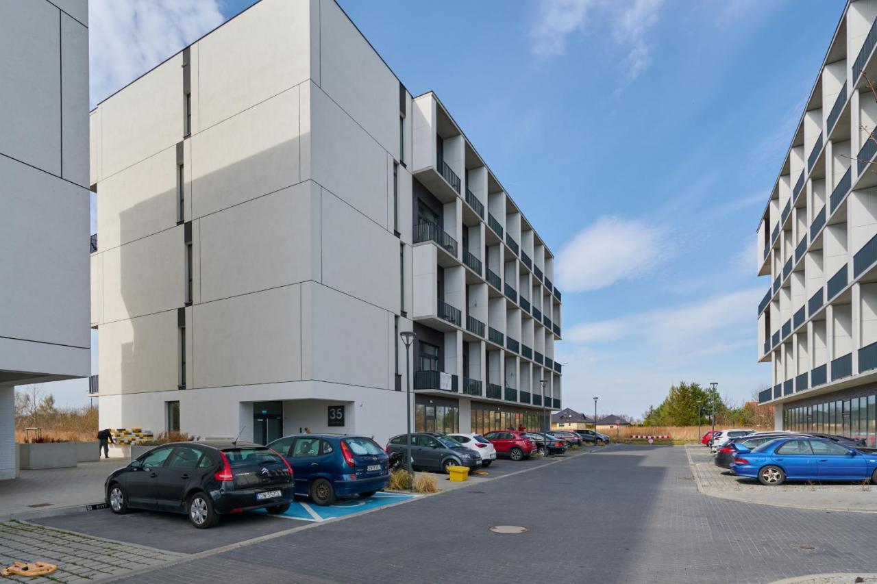 Mezzanine Studio Apartments Zarembowicza Wroclaw Airport By Renters Exteriér fotografie