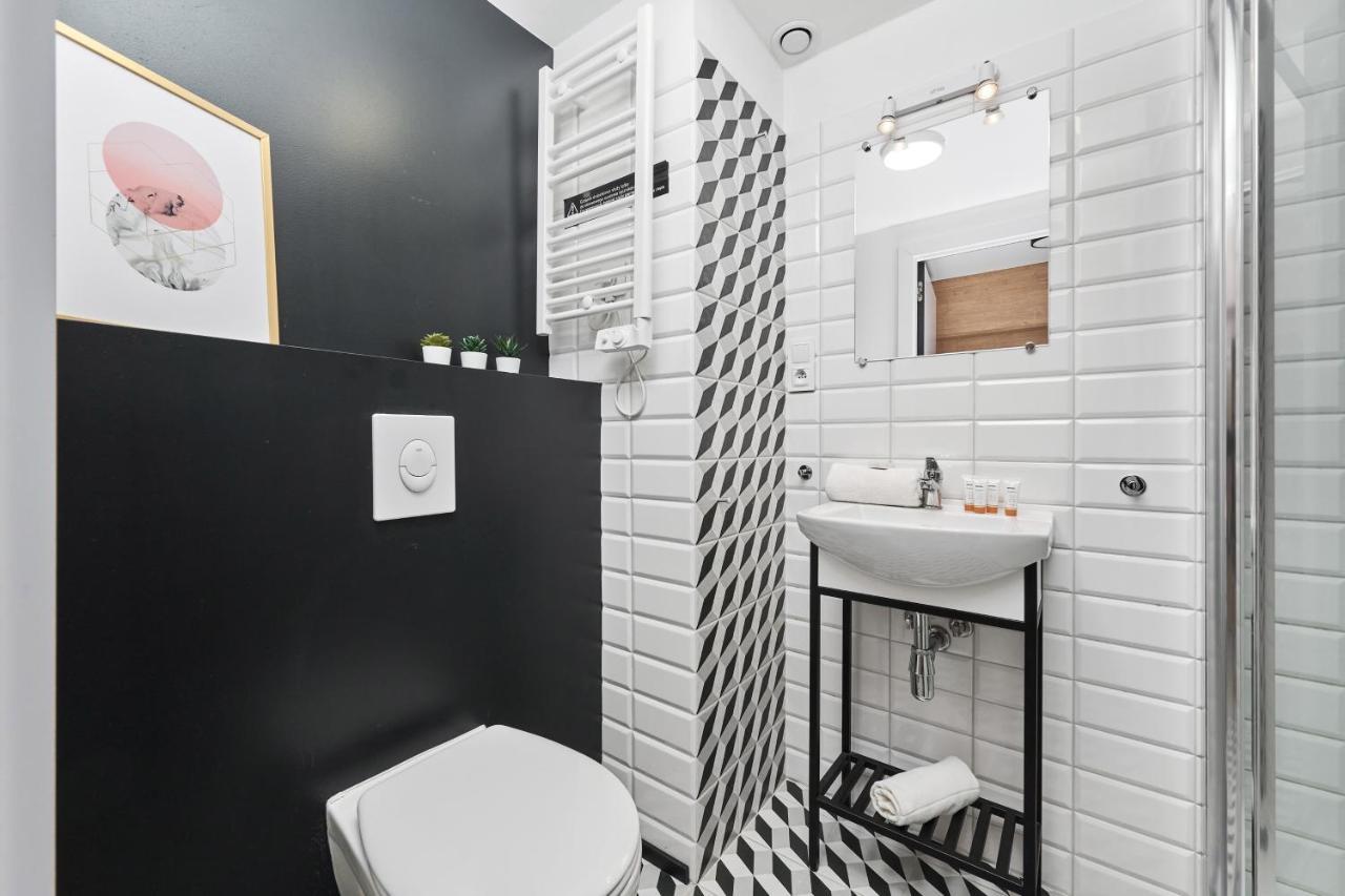 Mezzanine Studio Apartments Zarembowicza Wroclaw Airport By Renters Exteriér fotografie