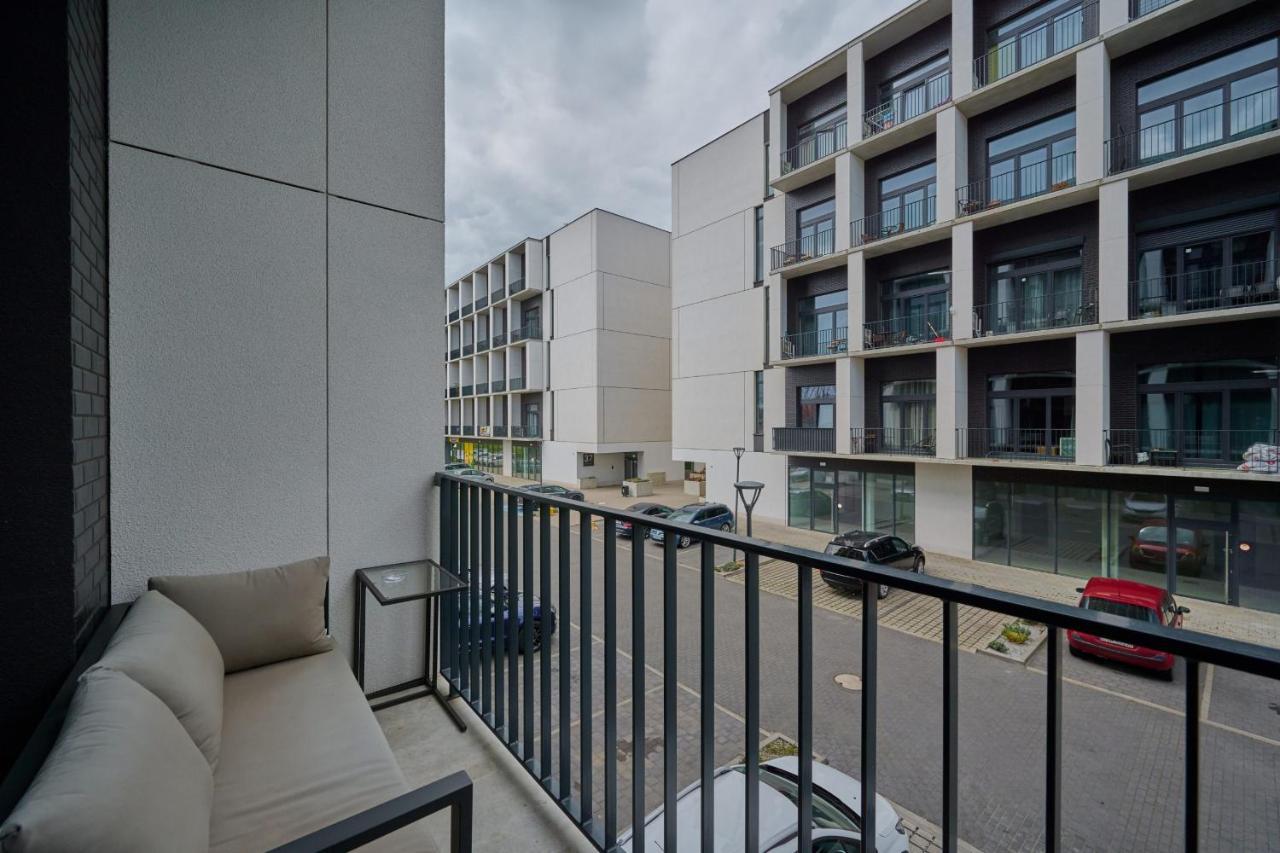 Mezzanine Studio Apartments Zarembowicza Wroclaw Airport By Renters Exteriér fotografie