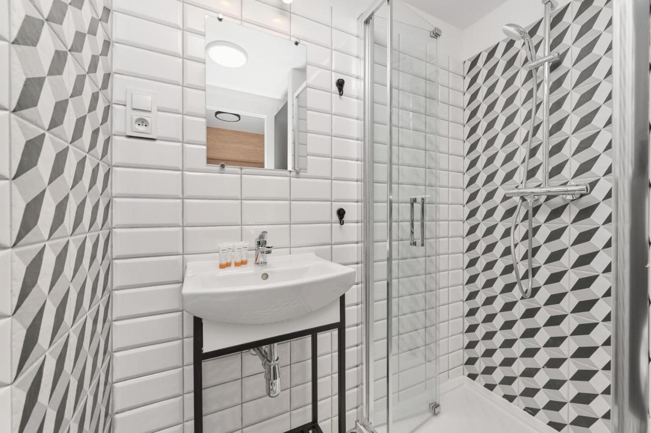 Mezzanine Studio Apartments Zarembowicza Wroclaw Airport By Renters Exteriér fotografie